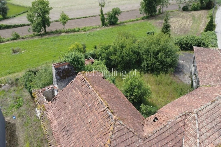 Moradia T5 para Venda em Vila Cova e Feitos Foto 2