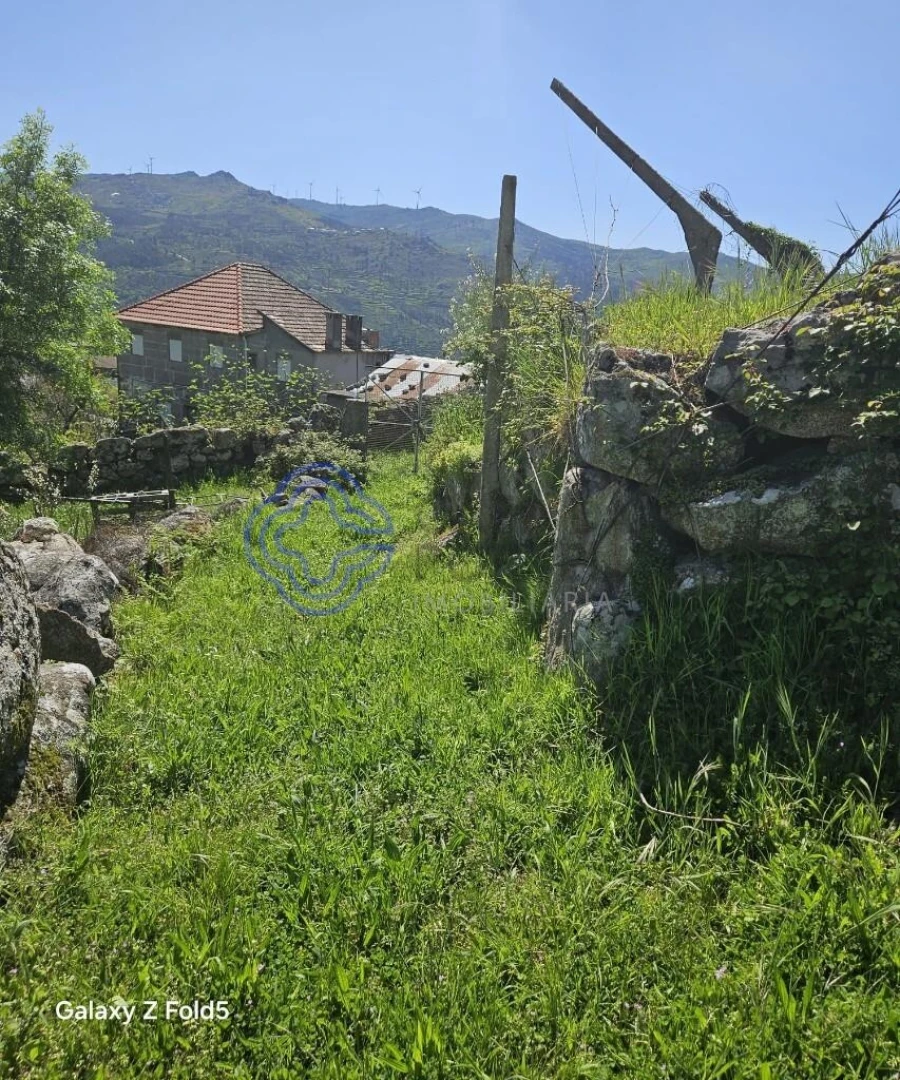 Terreno para Venda em Ferreiros de Tendais Foto 7