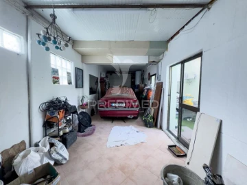 Moradia T4 para Venda em Charneca de Caparica e Sobreda