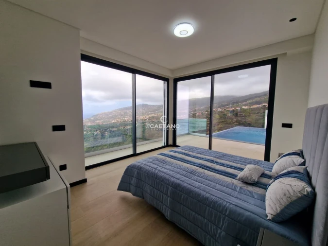 Moradia T3 para Venda em Arco da Calheta Foto 6