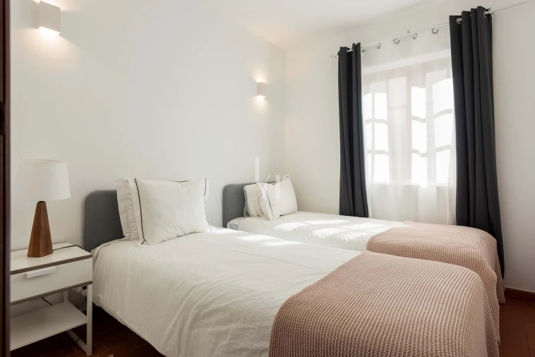 Apartamento T1 para Arrendamento férias em Quarteira Foto 2