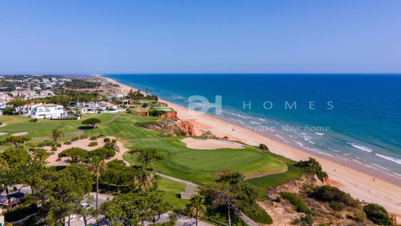 Moradia T24 para Venda em Almancil Foto 1