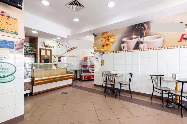 Negócio para Venda em Encosta do Sol Foto 2