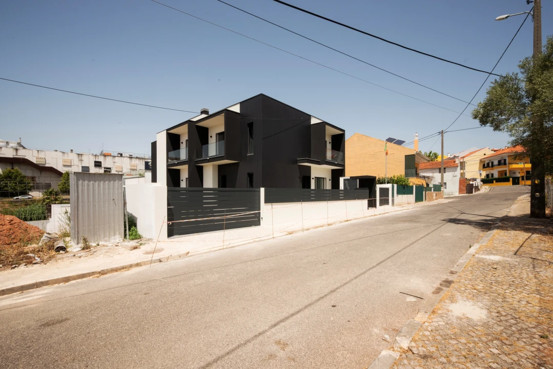 Moradia T5 para Venda em Pontinha e Famões Foto 81
