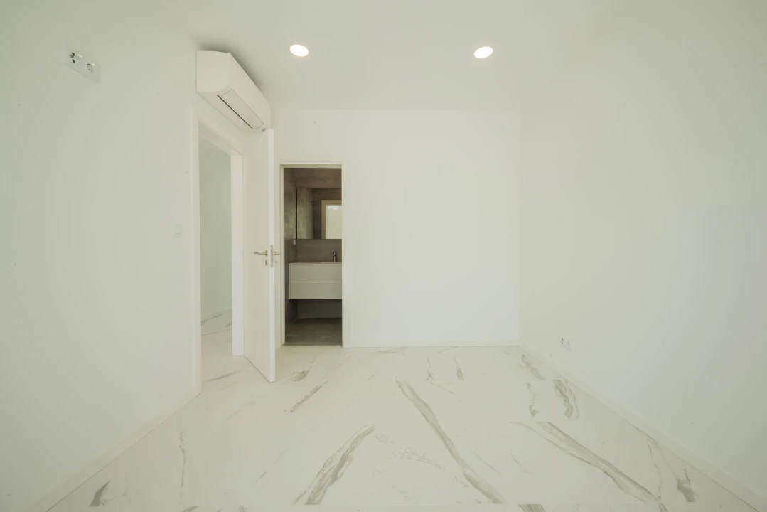 Moradia T5 para Venda em Pontinha e Famões Foto 22