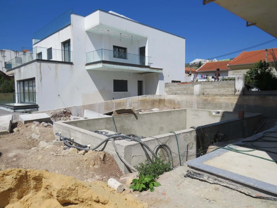 Moradia T4 para Venda em Pontinha e Famões Foto 20