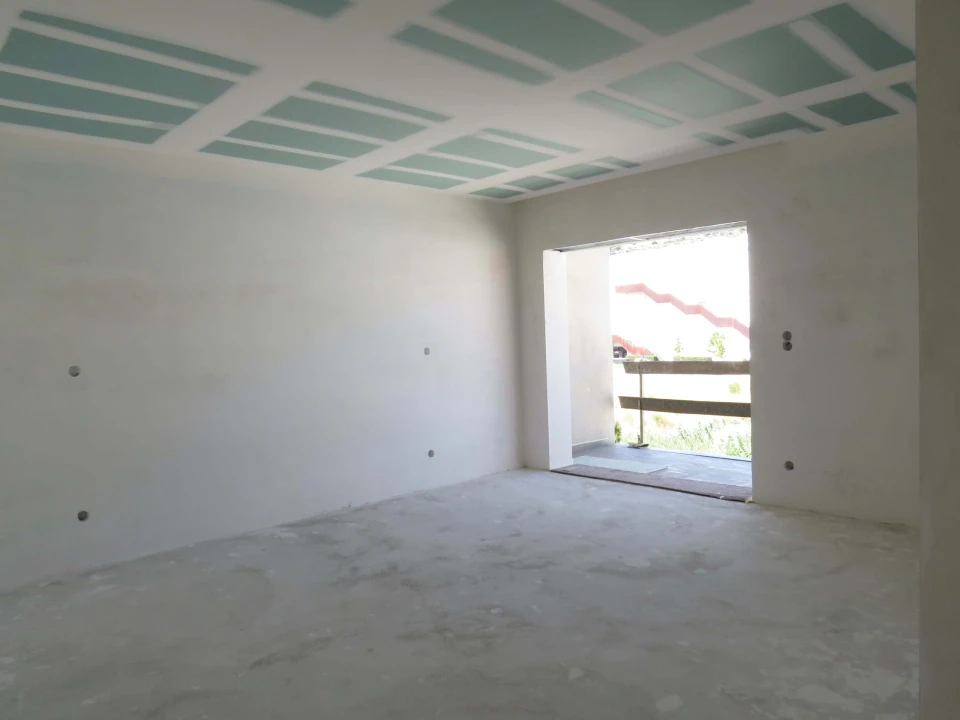 Moradia T4 para Venda em Pontinha e Famões Foto 12