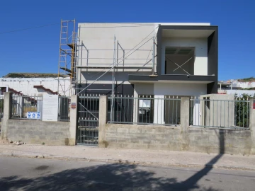 Moradia T4 para Venda em Pontinha e Famões
