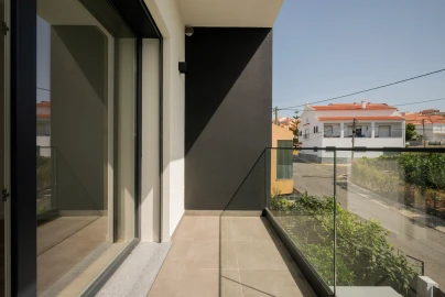 Moradia T4 para Venda em Pontinha e Famões