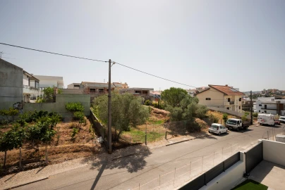 Moradia T4 para Venda em Pontinha e Famões