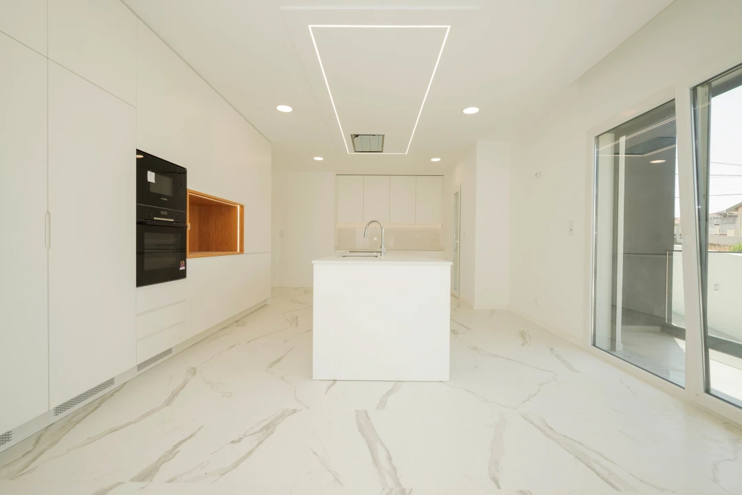 Moradia T5 para Venda em Pontinha e Famões Foto 14