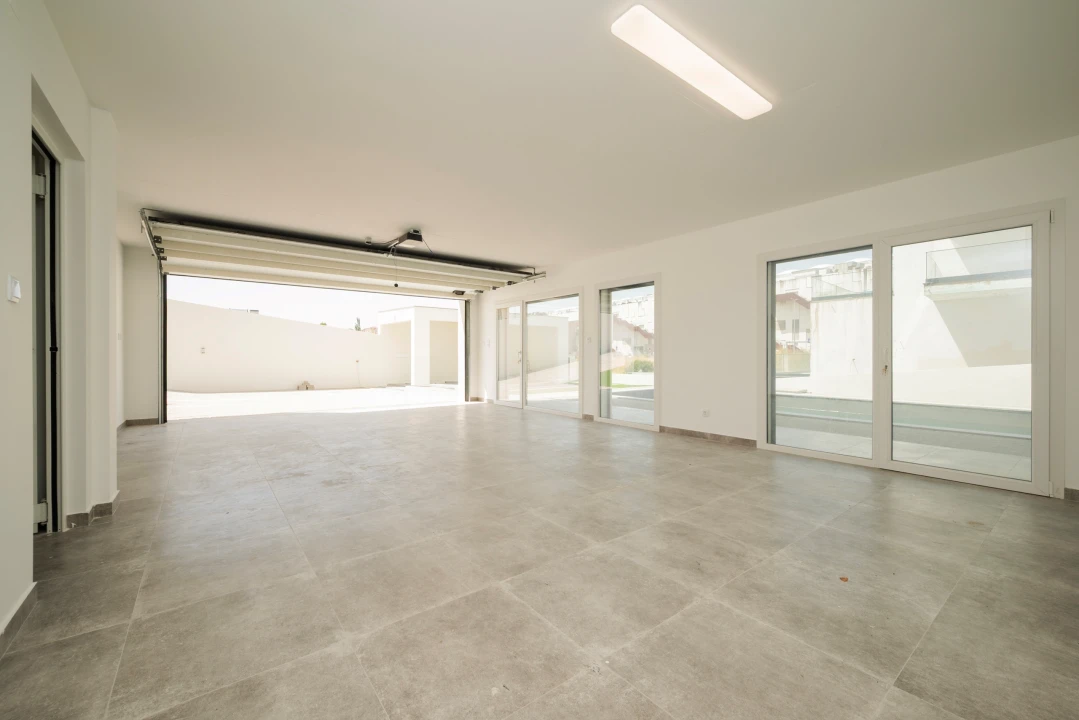 Moradia T5 para Venda em Pontinha e Famões Foto 68