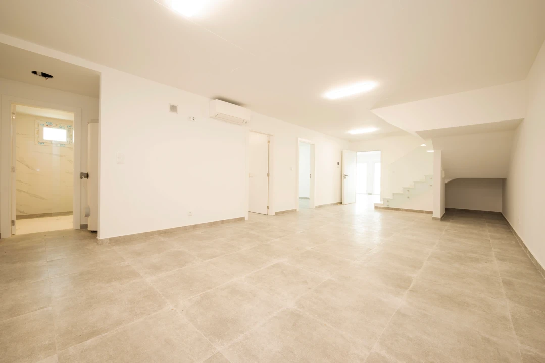 Moradia T5 para Venda em Pontinha e Famões Foto 63