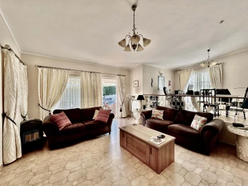 Moradia T4 para Venda em Guia