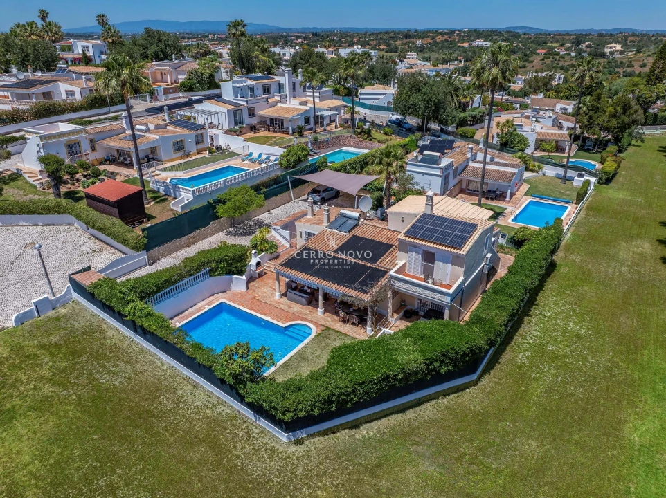 Moradia T4 para Venda em Guia Foto 31