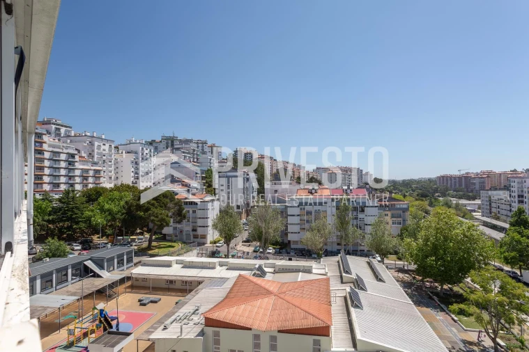 Apartamento T2 para Venda em Rio de Mouro Foto 35