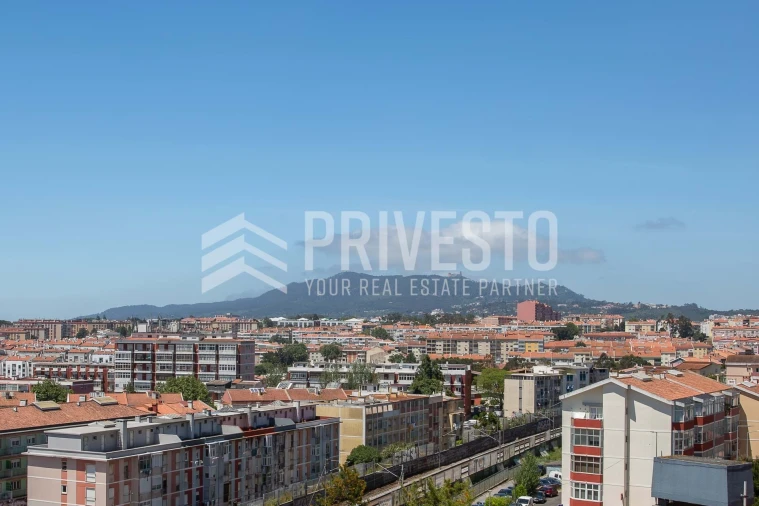 Apartamento T2 para Venda em Rio de Mouro Foto 32