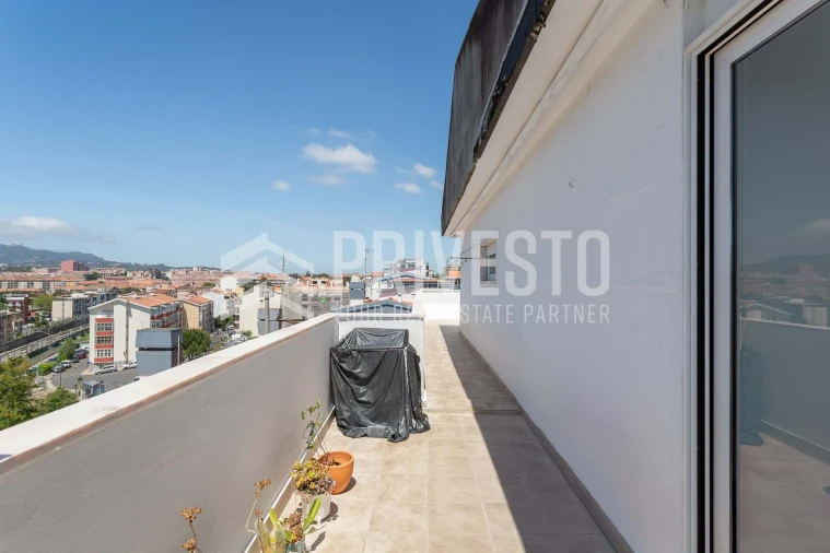 Apartamento T2 para Venda em Rio de Mouro Foto 36