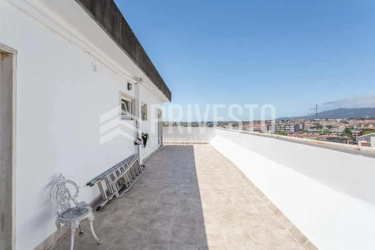 Apartamento T2 para Venda em Rio de Mouro Foto 29