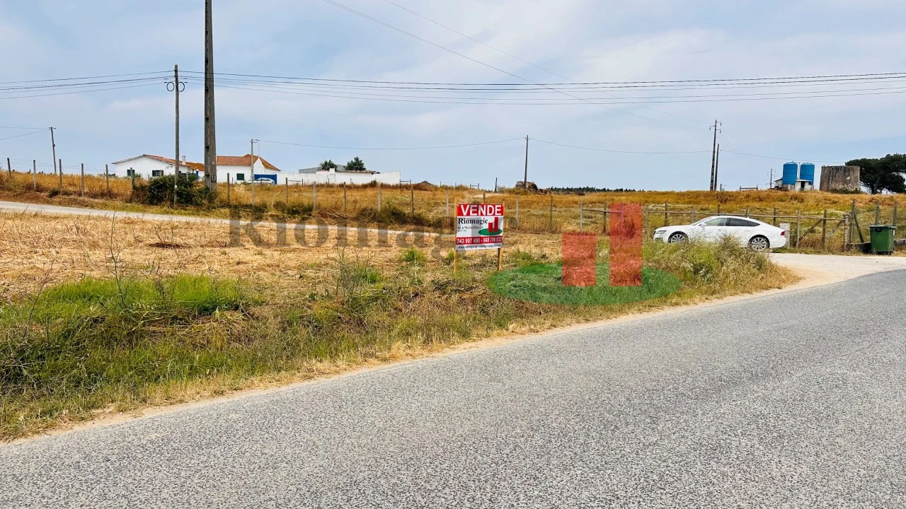 Terreno para Venda em Alcoentre Foto 10