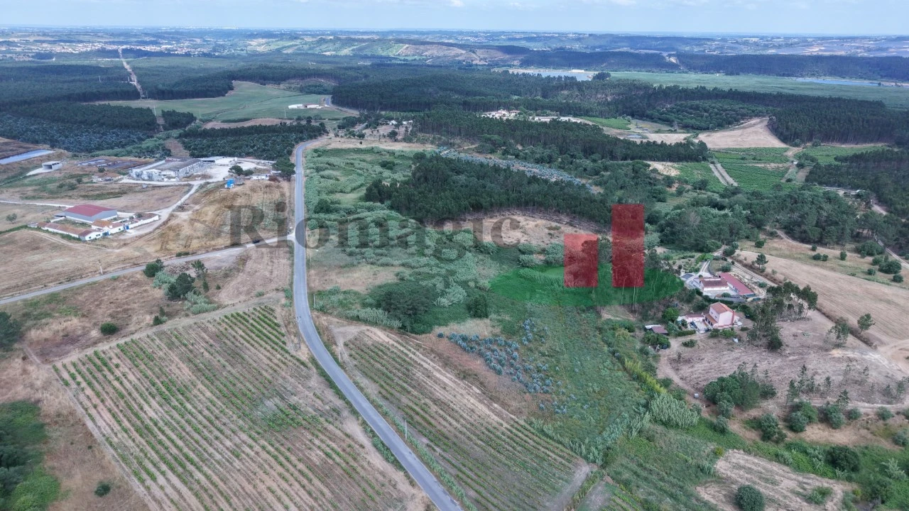 Terreno para Venda em Alcoentre Foto 18
