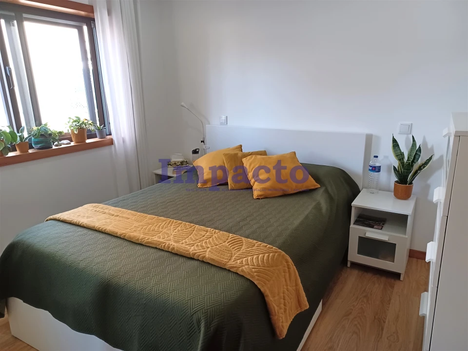 Apartamento T3 para Venda em Milheiros de Poiares Foto 3