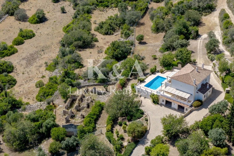 Quinta T6 para Venda em Santa Barbara de Nexe Foto 21