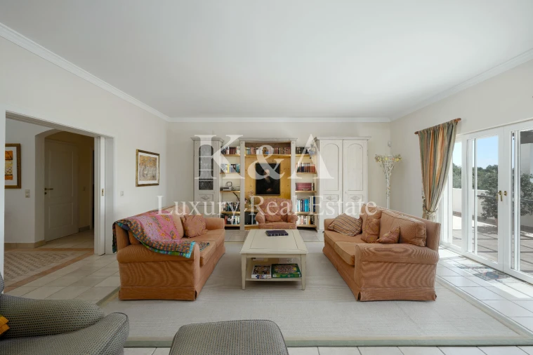 Quinta T6 para Venda em Santa Barbara de Nexe Foto 9