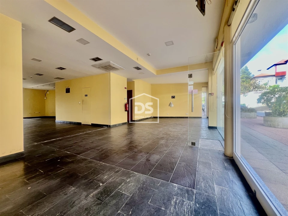 Loja para Arrendamento em Penafiel Foto 1