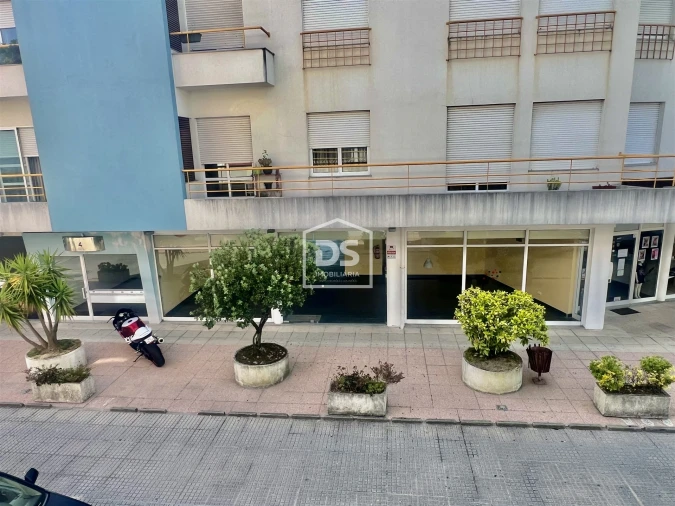 Loja para Arrendamento em Penafiel Foto 13