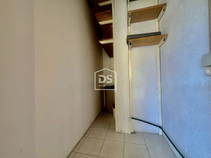 Loja para Arrendamento em Penafiel Foto 7