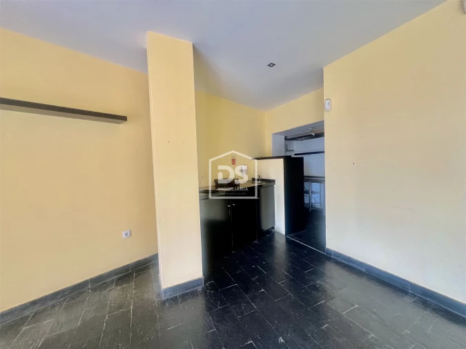 Loja para Arrendamento em Penafiel Foto 8