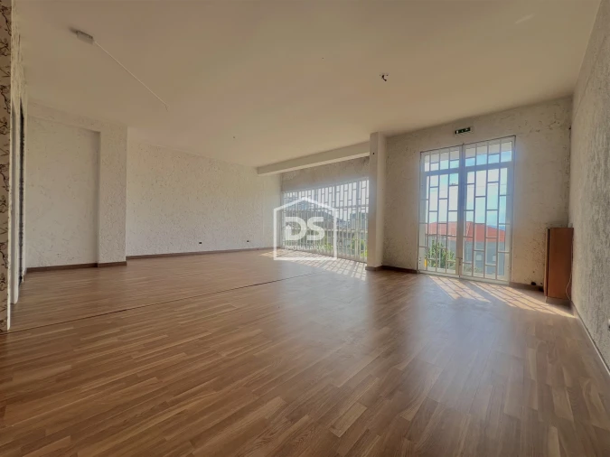 Loja para Arrendamento em Penafiel Foto 6