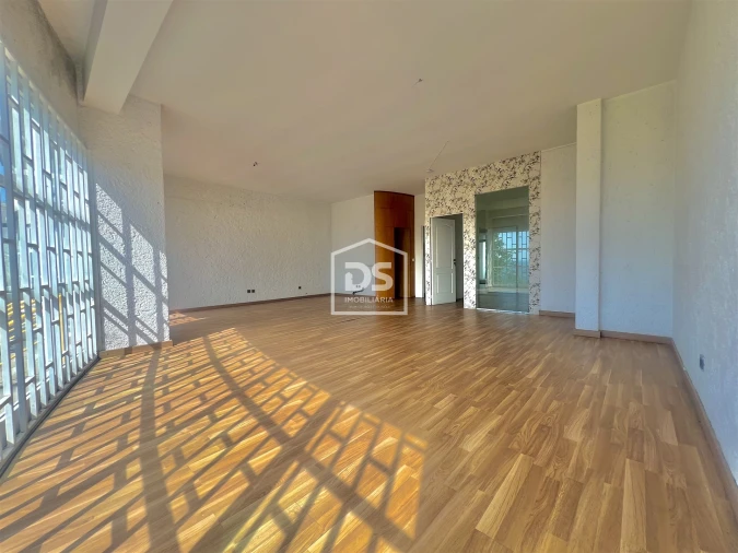 Loja para Arrendamento em Penafiel Foto 3