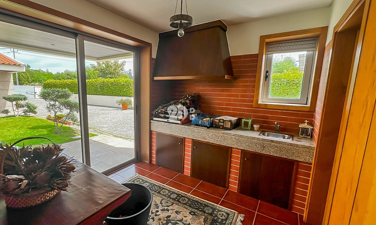 Moradia T4 para Venda em Louro Foto 14