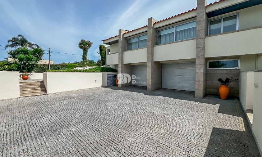 Moradia T4 para Venda em Louro Foto 21