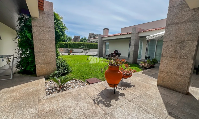 Moradia T4 para Venda em Louro Foto 19