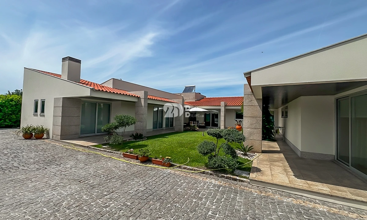 Moradia T4 para Venda em Louro Foto 17