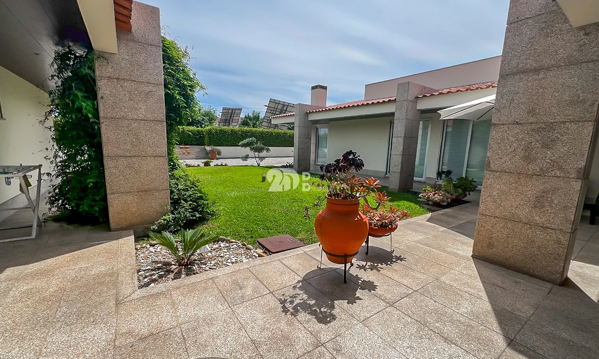 Moradia T4 para Venda em Louro Foto 19