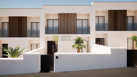 Moradia T4 para Venda em Estômbar e Parchal