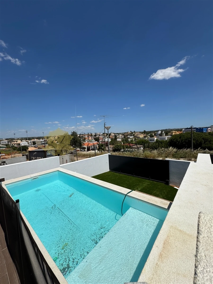 Moradia T0 para Venda em Estômbar e Parchal Foto 6