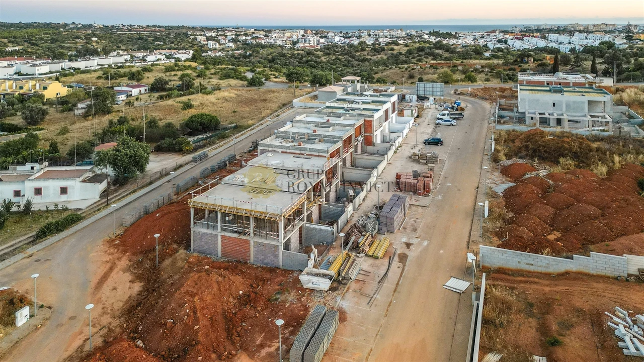 Moradia T4 para Venda em Estômbar e Parchal Foto 10