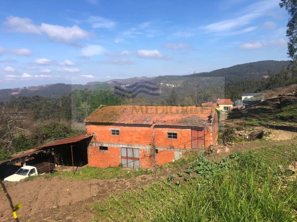 Armazém para Venda em Silva Escura e Dornelas Foto 1