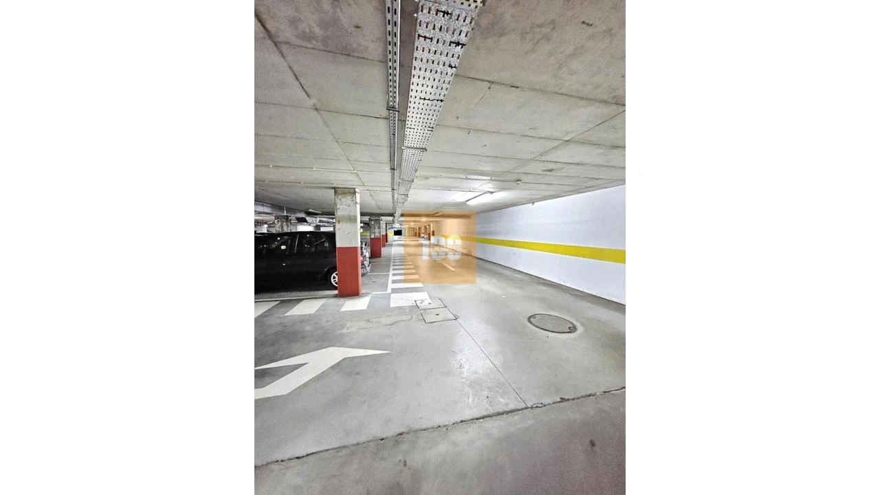 Garagem para Venda em São Mamede de Infesta e Senhora da Hora Foto 6