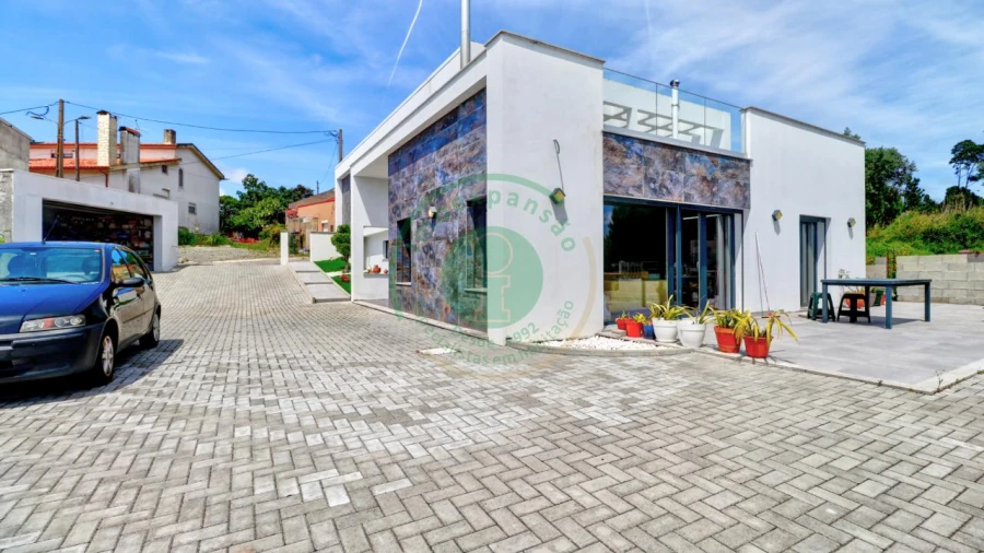 Moradia T4 para Venda em Tavarede Foto 2