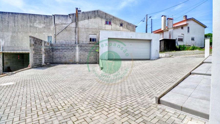 Moradia T4 para Venda em Tavarede Foto 4