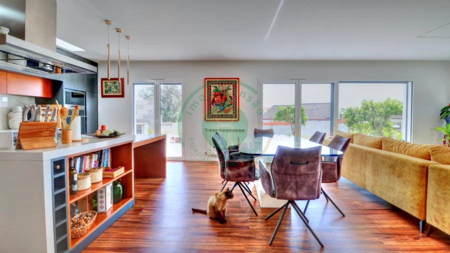 Moradia T4 para Venda em Tavarede Foto 9