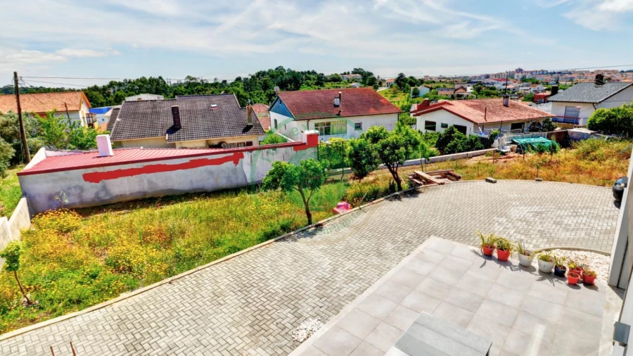 Moradia T4 para Venda em Tavarede Foto 39