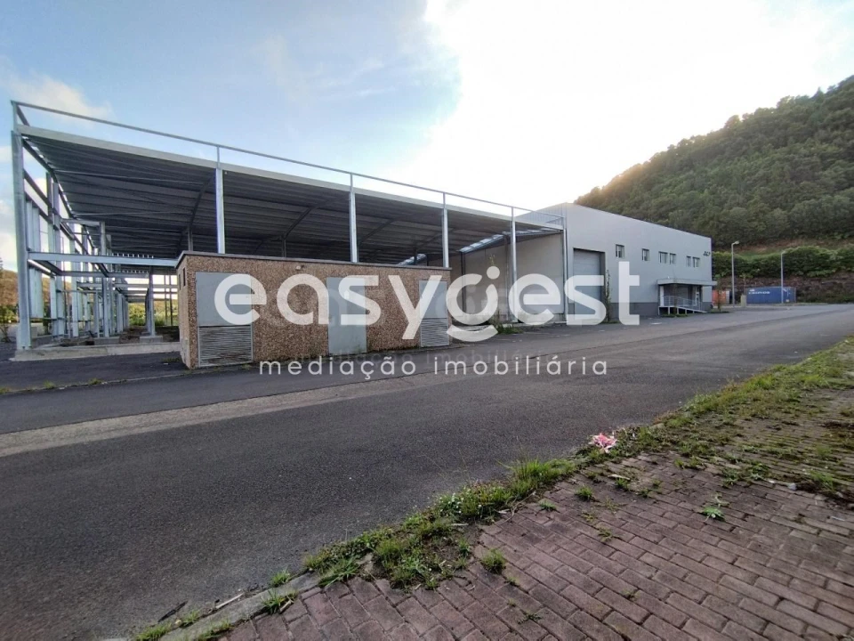 Armazém para Venda em Pico da Pedra Foto 12