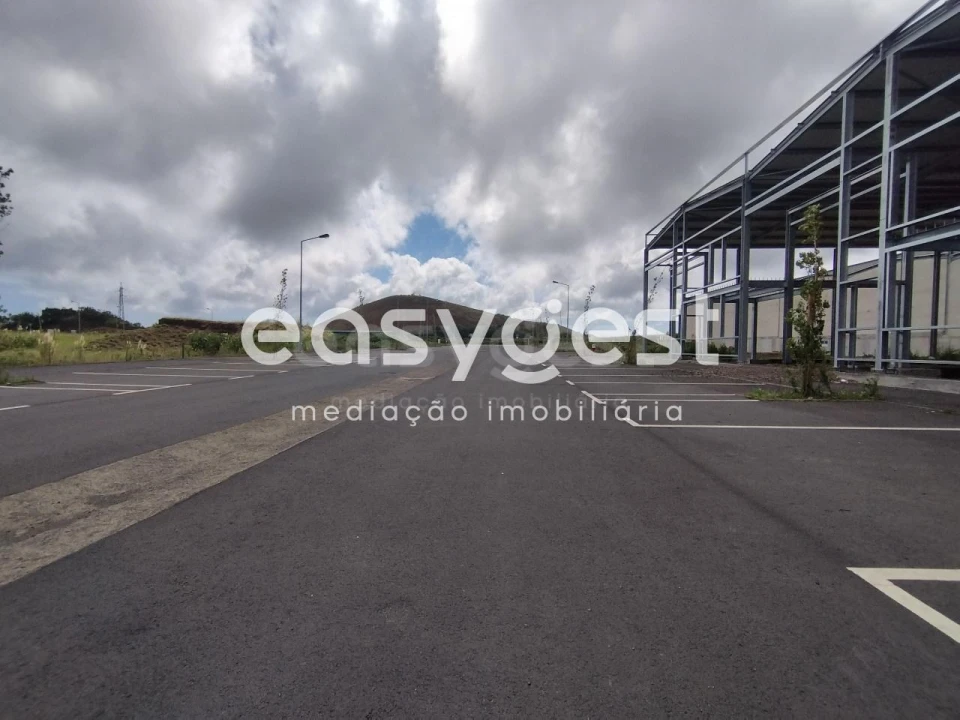 Armazém para Arrendamento em Pico da Pedra Foto 3